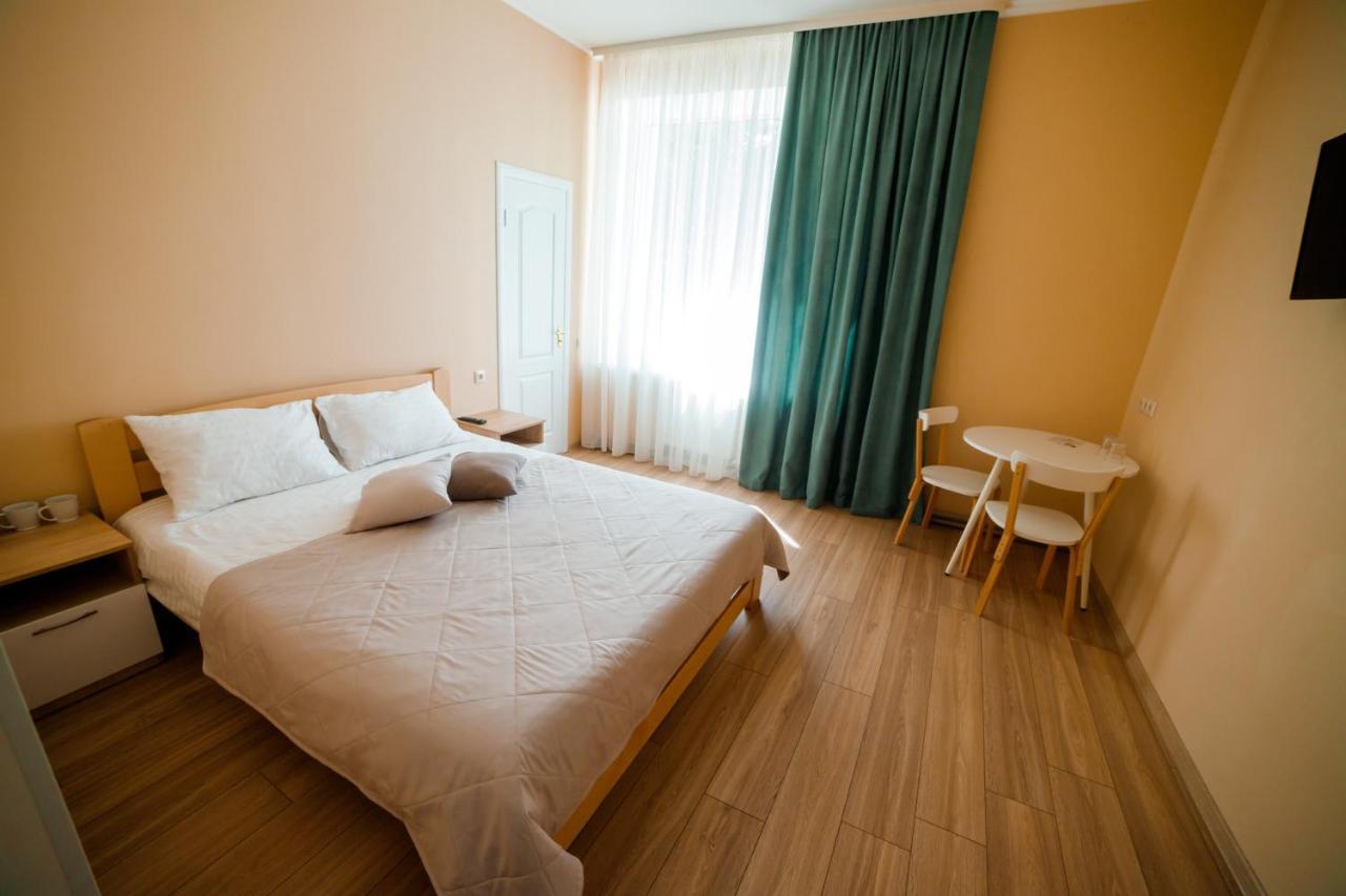 Duboviy Gai Hotel Vinnytsia Exterior photo